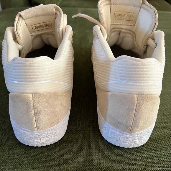 Adidas | Tyshawn Mid Off-White skate shoes - Picture 6 of 14